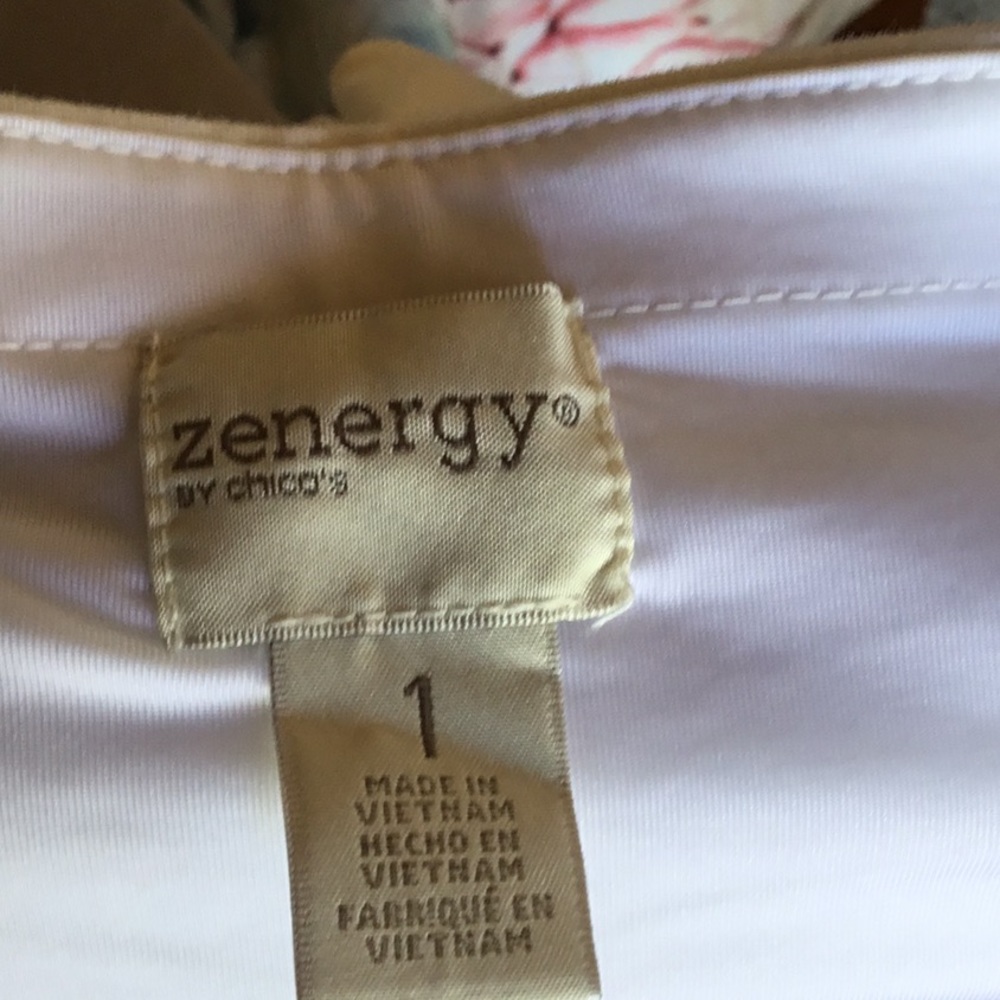 NWOT Chico’s Zenergy White Leggings - Picture 4 of 5